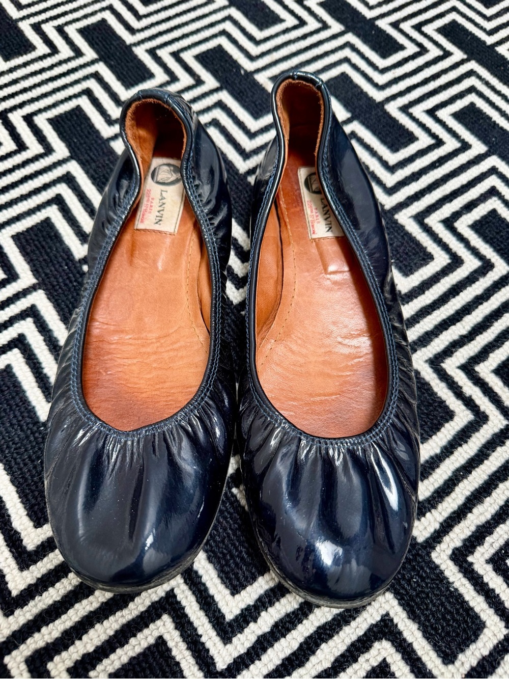 Lanvin dark navy blue Patent Leather Ballet Flats with Elastic Topline size 40 - Picture 2 of 8